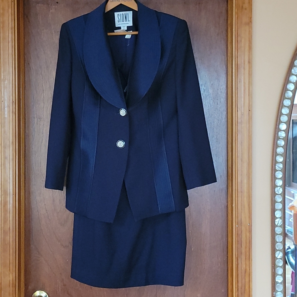 Suit